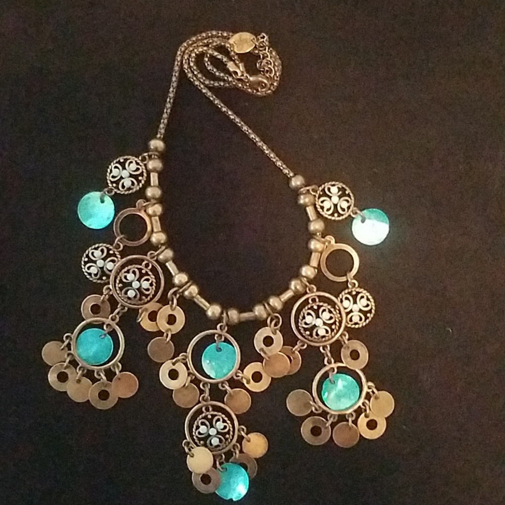 Bronze fashion necklace with turquoise like accent
